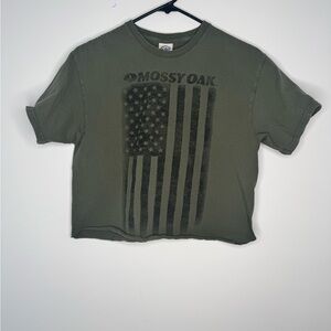 Vintage Delta Mossy Oak Womens Cropped Green T-Shirt